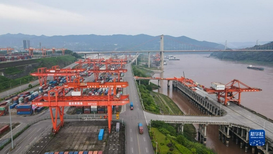 这是重庆果园港（7月19日摄，无人机照片）。新华社记者 徐钦 摄