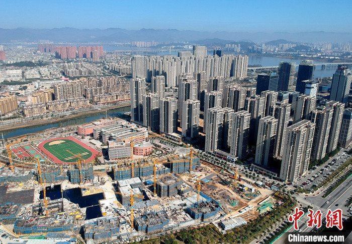 资料图：航拍一处新建住宅。 <a target='_blank' href='/'>中新社</a>记者 吕明 摄